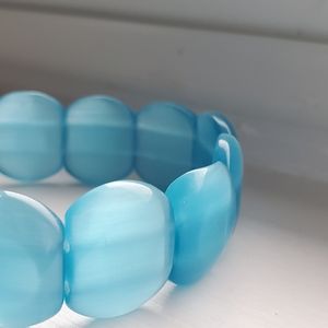 Blue crystal stretch bracelet-New without tags